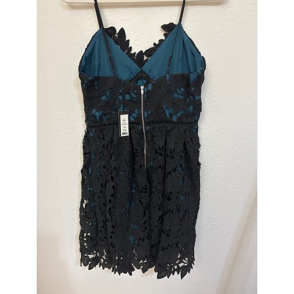 *NWT* Romeo and Juliet Black and Teal Lace Overlay Dress -  Size Medium - Picture 3 of 10